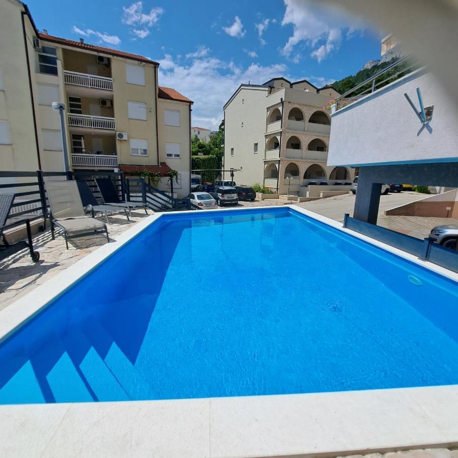 Apartments Vila Adrijana & Fitness Studio Wolf Bv Башка-Вода Екстер'єр фото